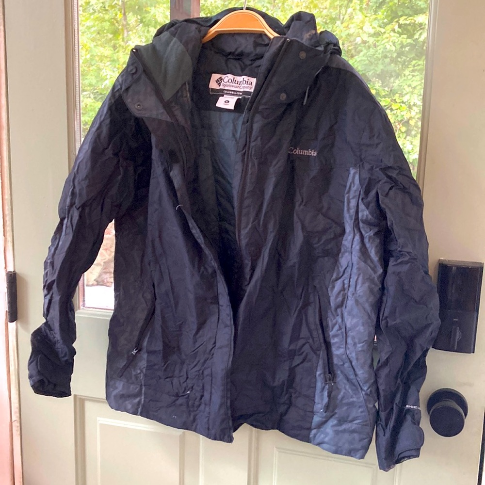 Columbia cold weather hooded lined puffer jacket. Women’s XL